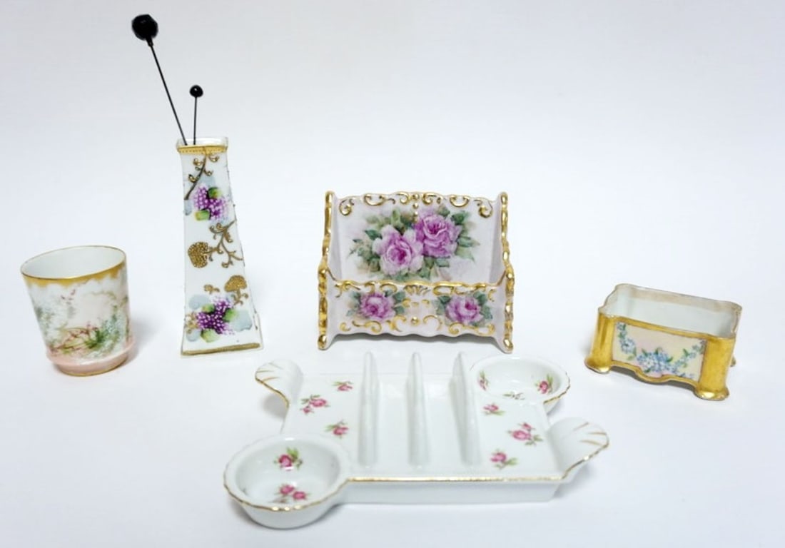 GROUP OF ASSORTED HAND PAINTED CHINA (1 of 8)