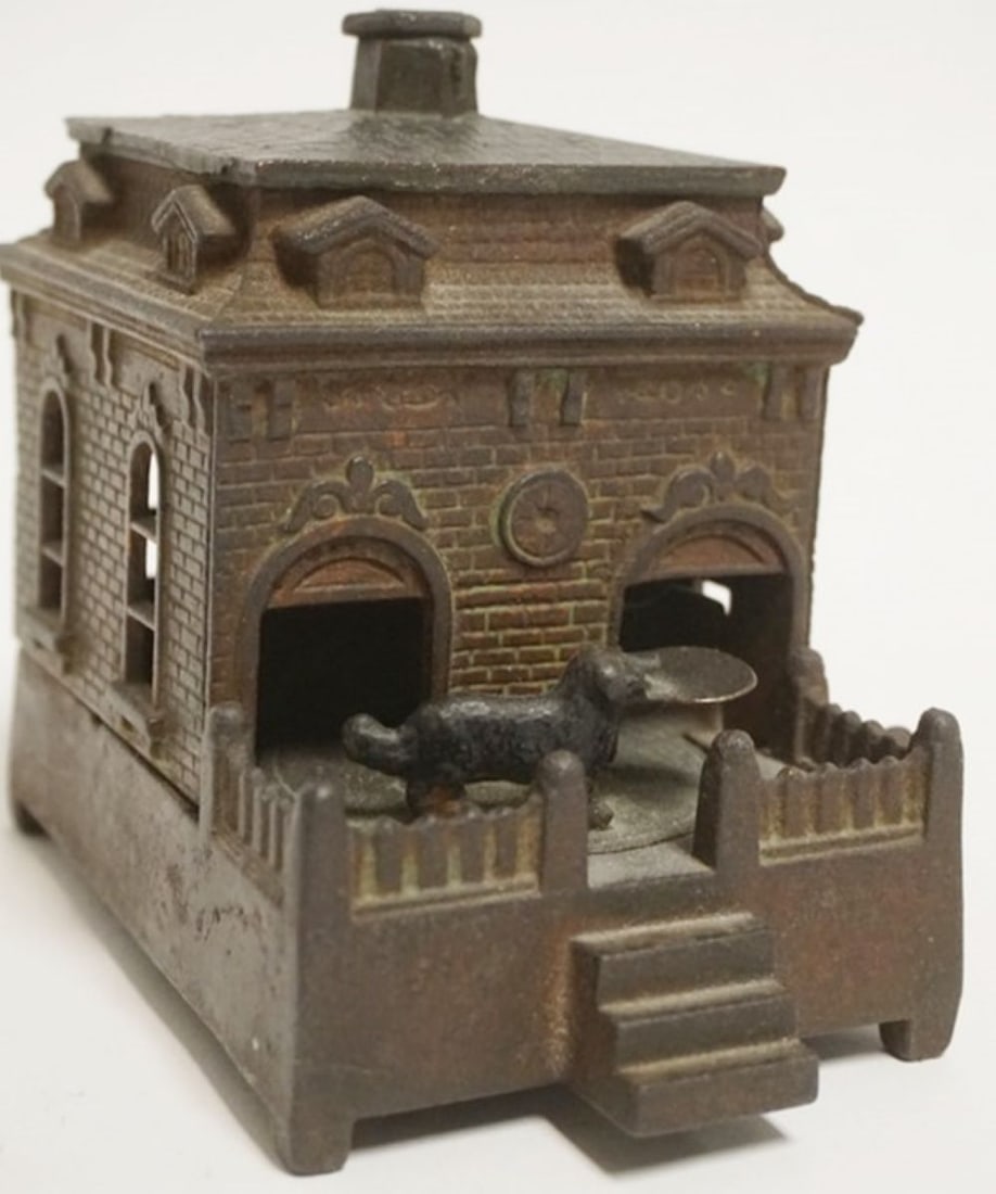 ANTIQUE MECHANICAL CAST IRON BANK (1 of 7)