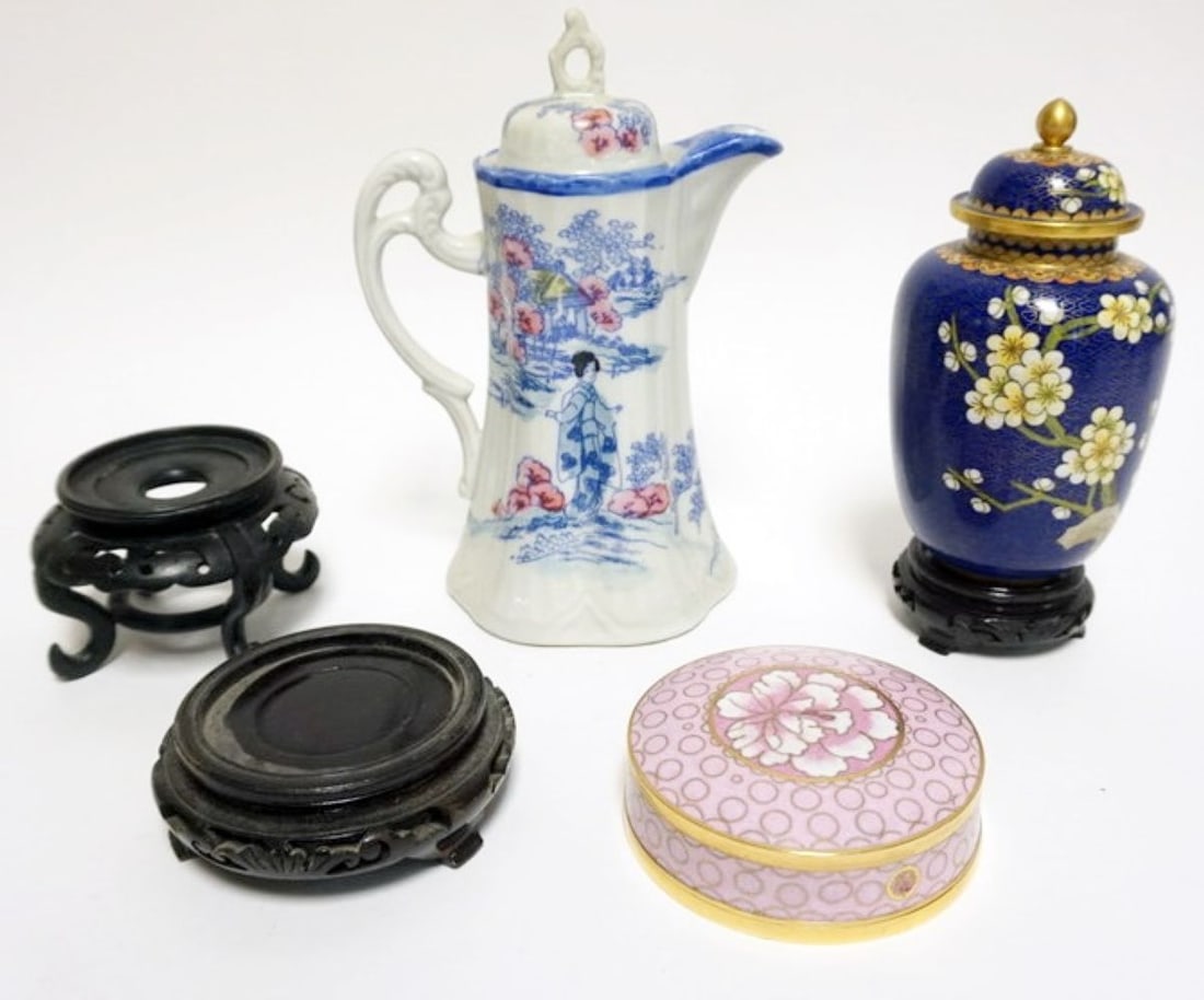 GROUP OF ASSORTED ASIAN ITEMS (1 of 4)