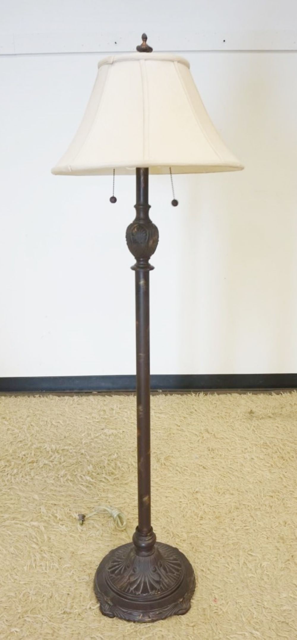 FLOOR LAMP: FLOOR LAMP, APPROXIMATELY 60 IN