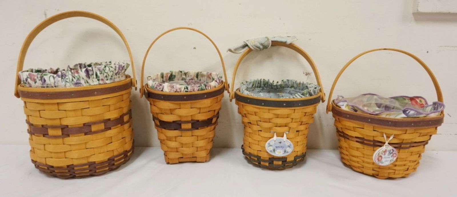 ASSORTED LONGABERGER BASKETS (1 of 5)