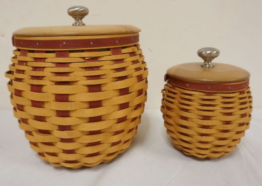 ASSORTED LONGABERGER BASKETS: ASSORTED LONGABERGER BASKETS WITH 2005 STRAWBERRY BASKETS