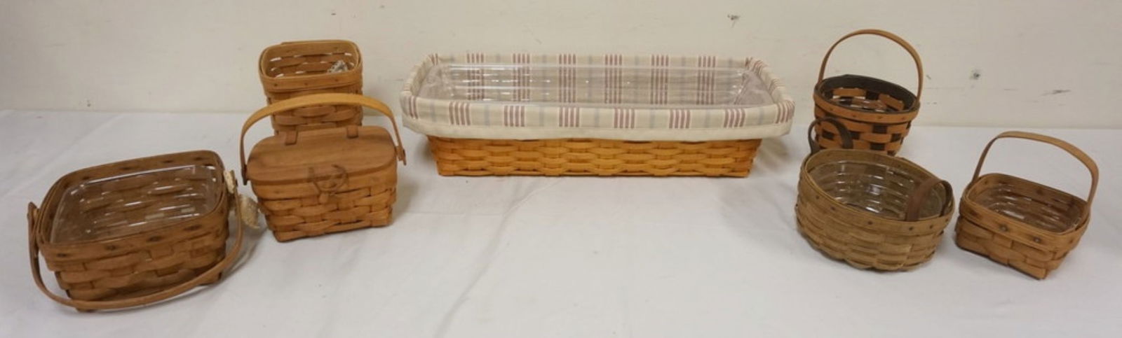 ASSORTED LONGABERGER BASKETS (1 of 6)