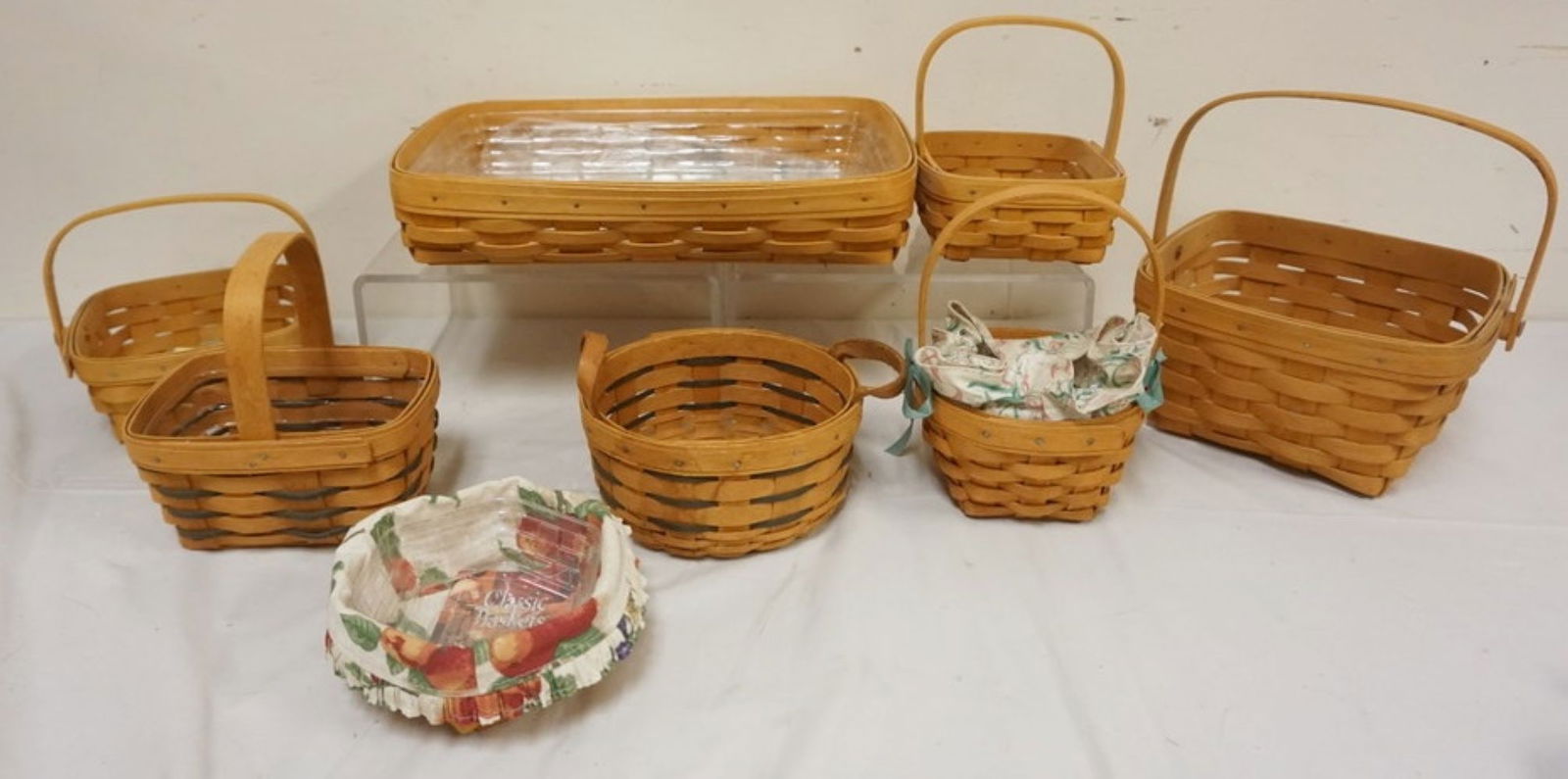 ASSORTED LONGABERGER BASKETS (1 of 5)