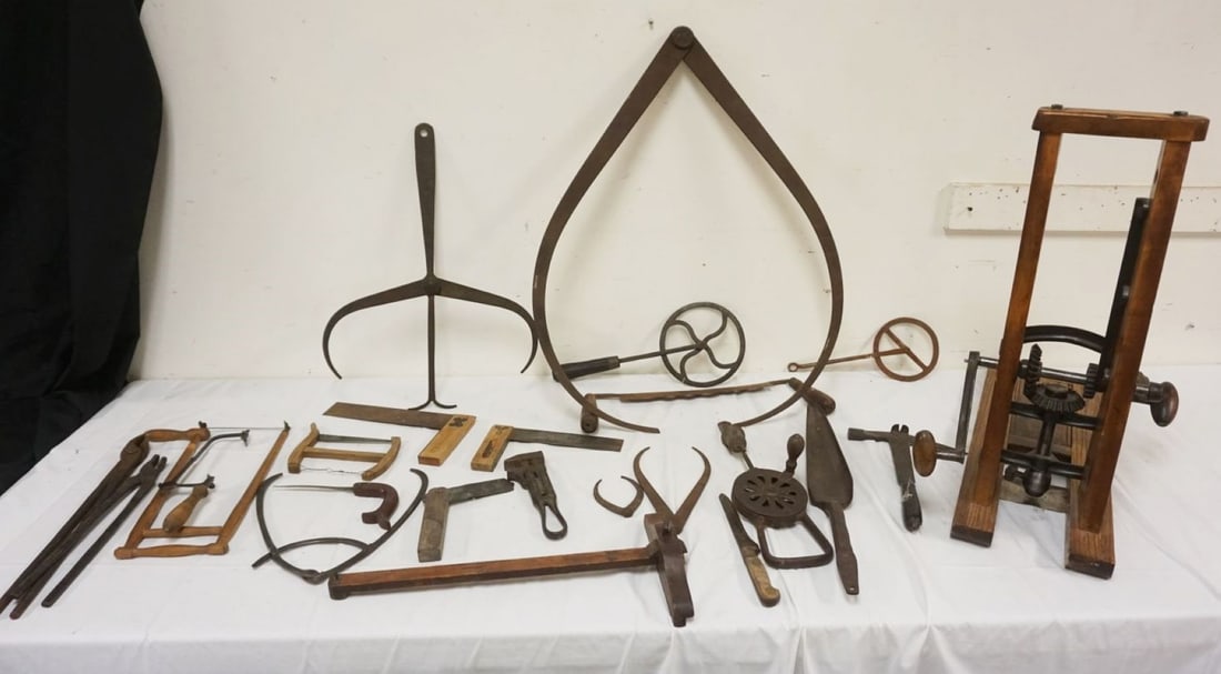 GROUP OF ASSORTED ANTIQUE TOOLS (1 of 5)