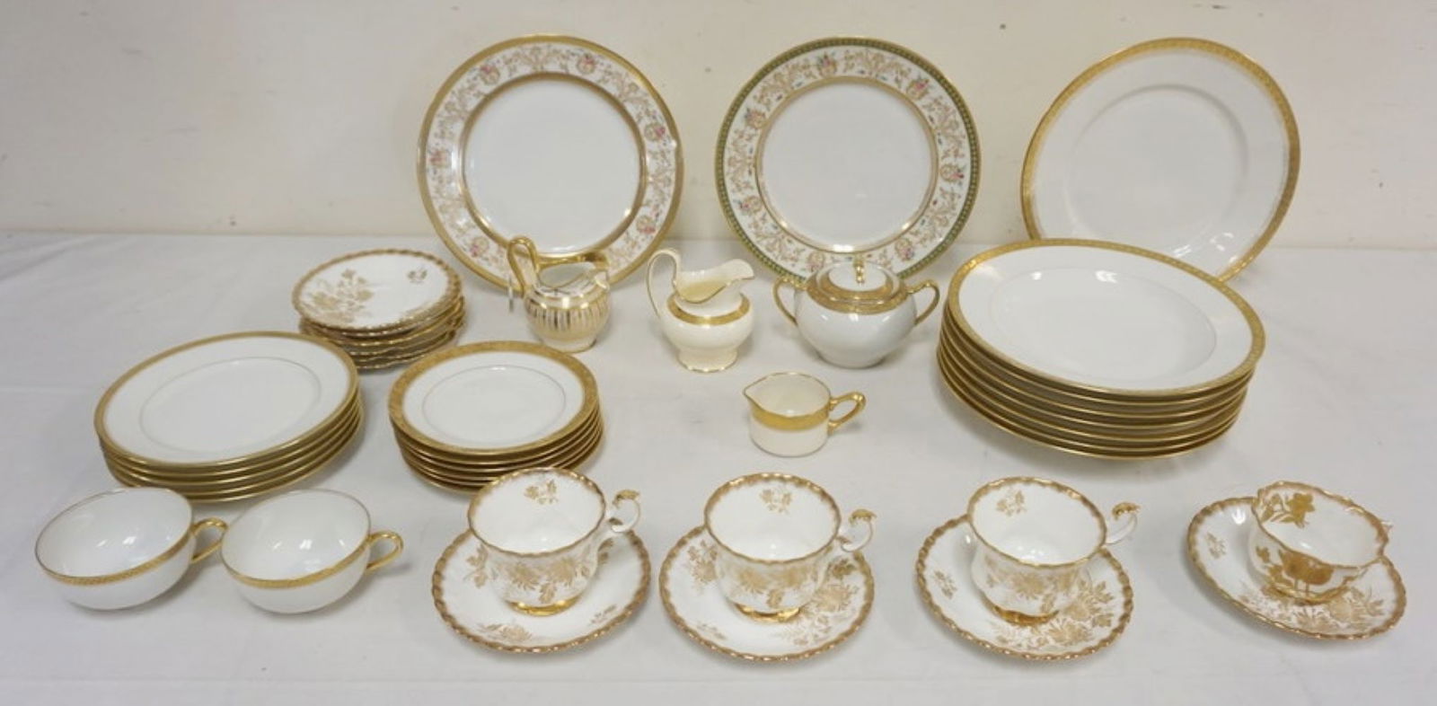LARGE GROUP OF ASSORTED CHINA (1 of 4)