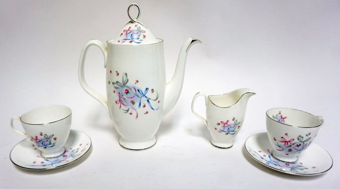 ROYAL ALBERT TEAPOT, ETC (1 of 4)