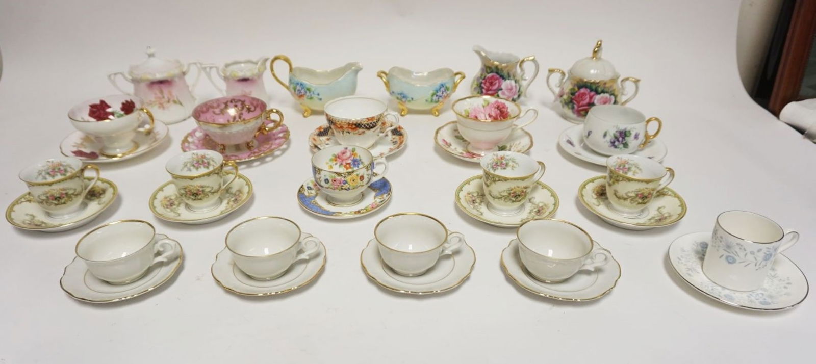 GROUP OF ASSORTED CHINA (1 of 5)