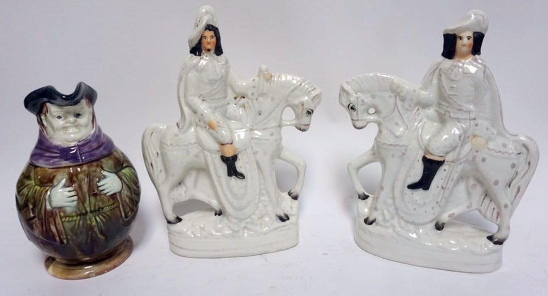 PAIR OF STAFFORDSHIRE FIGURES, ETC (1 of 5)