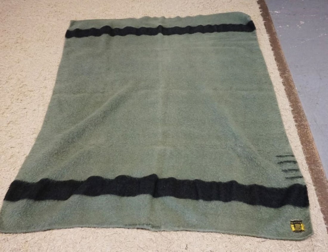 WHITNEY POINT WOOL BLANKET (1 of 2)