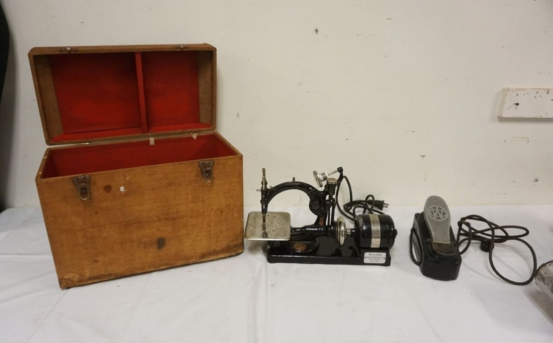 ANTIQUE WILCOX & GIBBS SEWING MACHINE (1 of 9)