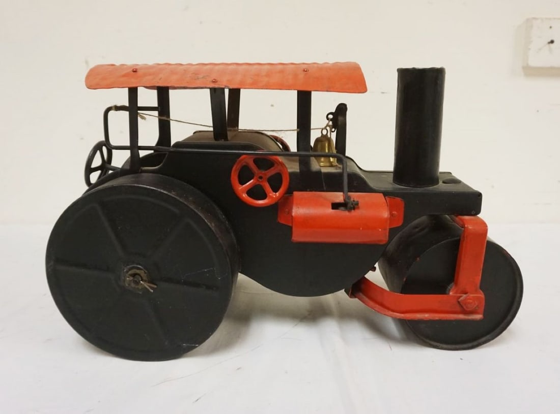 ANTIQUE PRESSED STEEL TOY STEAM ROLLER (1 of 4)