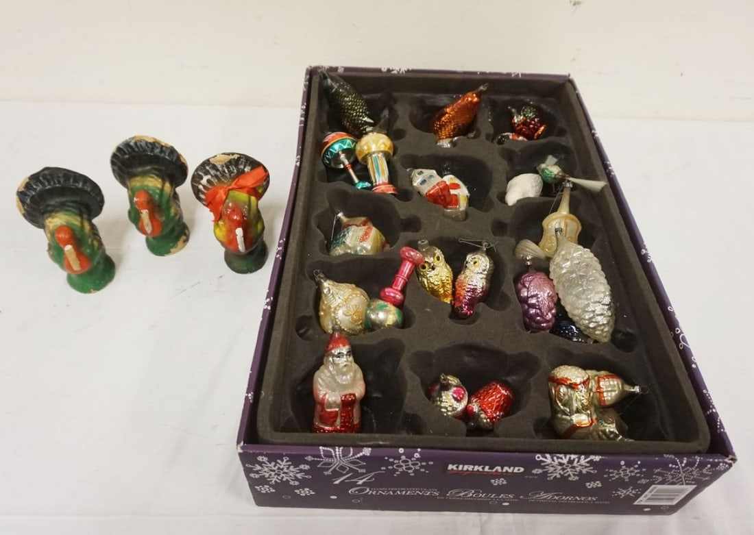 GROUP OF ANTIQUE CHRISTMAS ORNAMENTS, ETC: GROUP OF ANTIQUE BLOWN GLASS CHRISTMAS ORNAMENTS & COMPOSITION TURKEYS