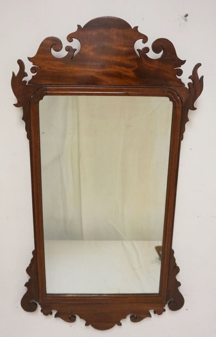 ANTIQUE MAHOGANY CHIPPENDALE MIRROR: ANTIQUE MAHOGANY CHIPPENDALE MIRROR, APPROXIMATELY 20 IN X 37 IN