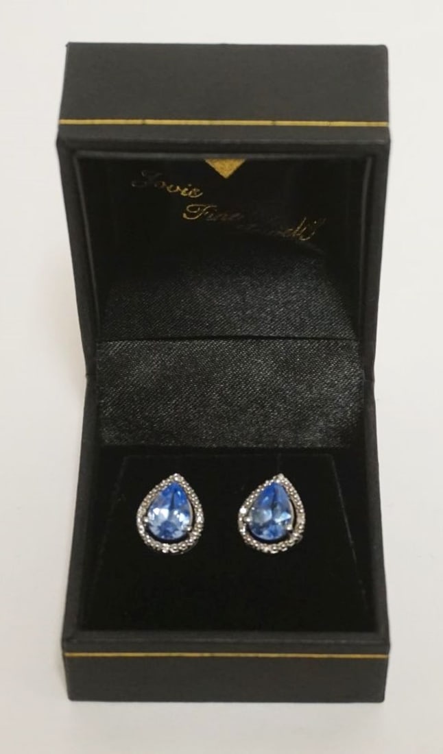 14K AQUAMARINE AND DIAMOND CHIP EARRINGS: 14K WHITE GOLD AQUAMARINE AND DIAMOND CHIP STUD EARRINGS, 1.82 DWT INCLUDING STONES. STONE MEASURES APPROXIMATELY 5/16 IN L