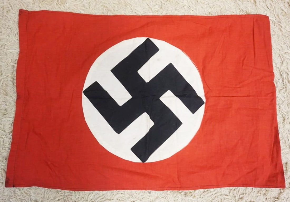 GERMAN WWII BANNER/FLAG (1 of 2)