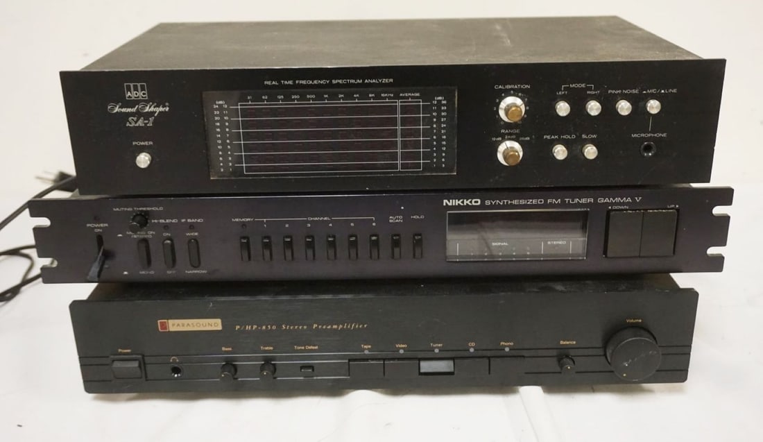 VINTAGE STEREO EQUIPMENT (1 of 3)