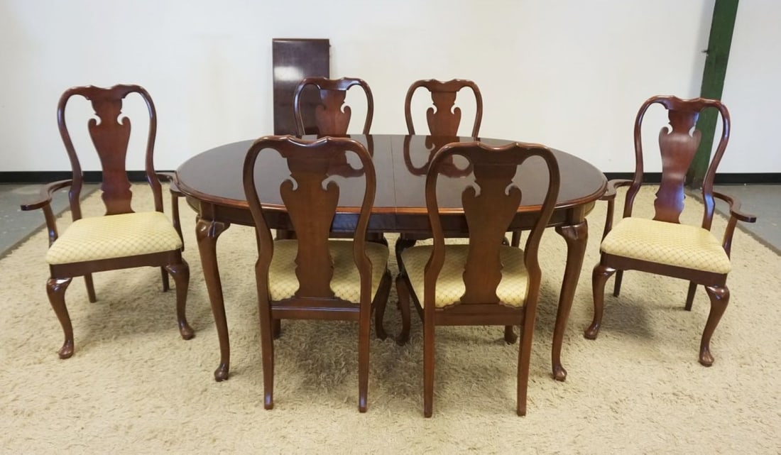THOMASVILLE CHERRY DINING TABLE AND CHAIRS (1 of 6)
