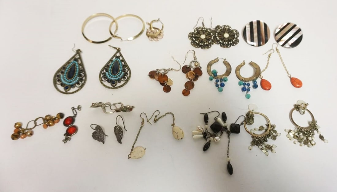 SELECTION OF EARRINGS (1 of 3)