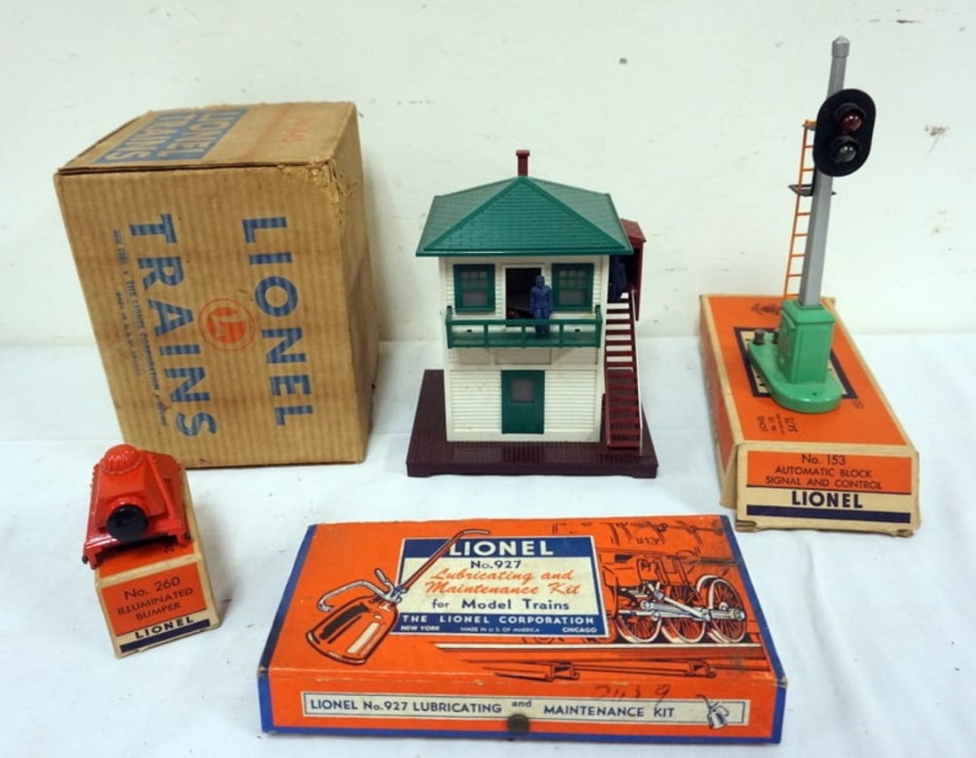 LIONEL TRAINS (1 of 4)