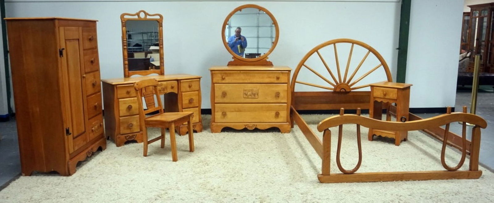 VIRGINIA HOUSE VINTAGE MAPLE BEDROOM SET (1 of 10)