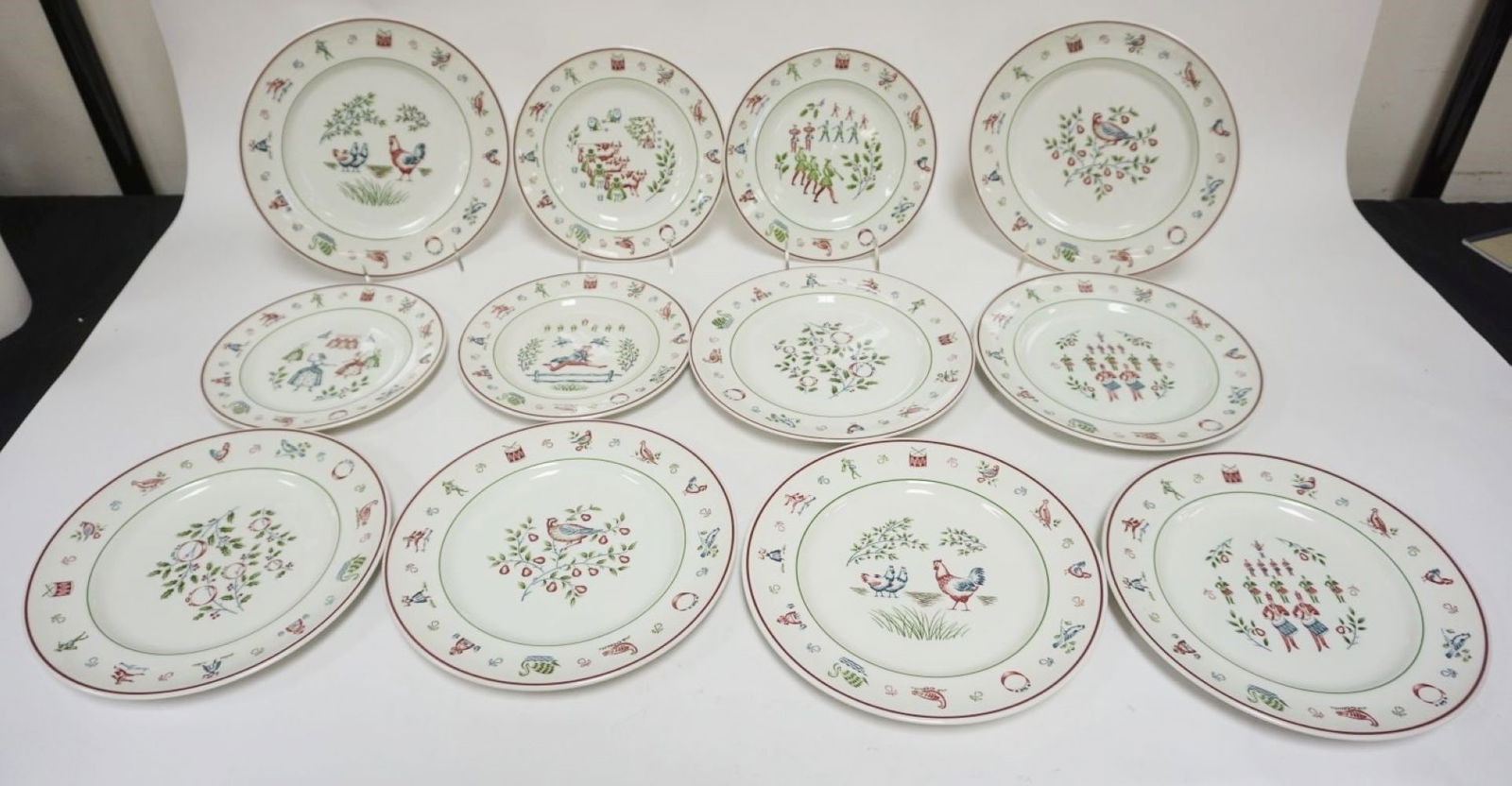 JOHNSON BROS 12 DAYS OF CHRISTMAS PLATES: JOHNSON BROS 12 DAYS OF CHRISTMAS PLATES, 8-10 1/4 IN PLATES, 4-8 3/4 IN PLATES