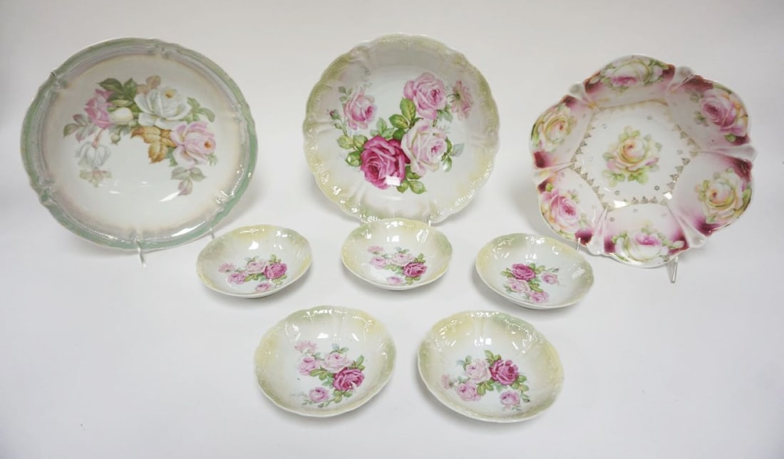 BERRY SET & 2 GERMAN BOWLS: BERRY SET 11 IN BOWL W/5-5 1/2 IN BOWLS & 2 GERMAN BOWLS, ALL W/IMAGES OF ROSES