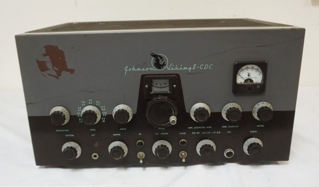 JOHNSON VIKING TRANSMITTER: JOHNSON VIKING TRANSMITTER, *VIKING II CDC* CIVIL DEFENSE TRANSMITTER, UNTESTED AND SOLD AS IS FOR PARTS OR RESTORATION, APPROXIMATELY 20 IN X 14 IN X 11 IN H