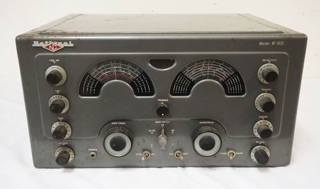 NATIONAL MODEL NC 183D: NATIONAL MODEL NC-183D AMATEUR RADIO COMMUNICATIONS RECEIVER, UNTESTED AND SOLD AS IS FOR PARTS OR RESTORATION, APPROXIMATELY 20 IN X 16 IN X 11 IN H