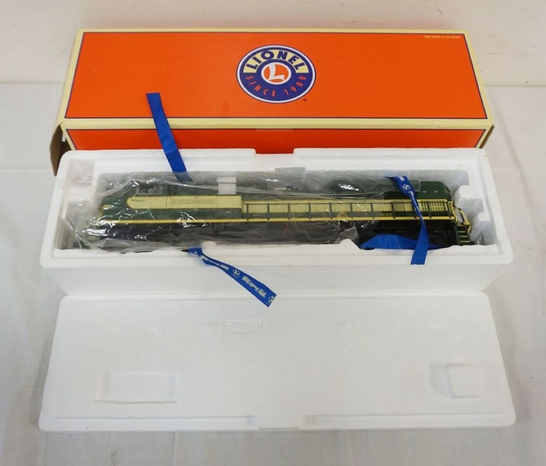 LIONEL TRAIN: LIONEL TRAIN ERIE SD 70 ACE DIESEL LOCOMOTIVE #1832, APPROXIMATELY 21 IN X 7 IN X 5 IN