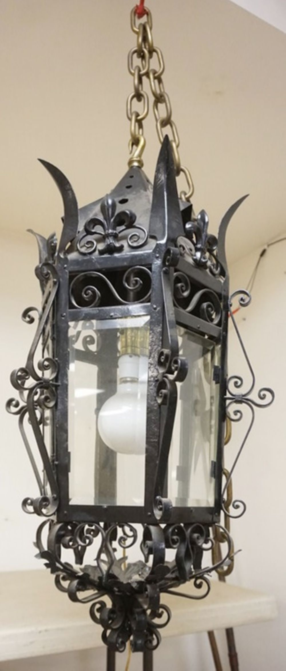 FANCY WROUGHT IRON HANGING LAMP (1 of 4)