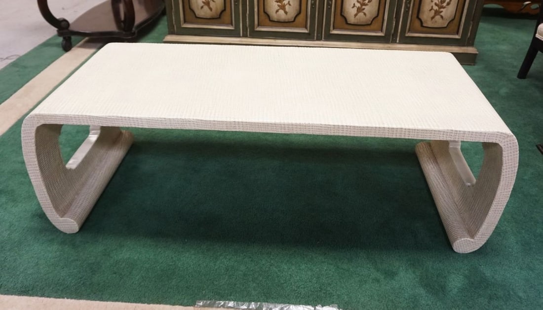 MODERN STYLE COFFEE TABLE (1 of 3)