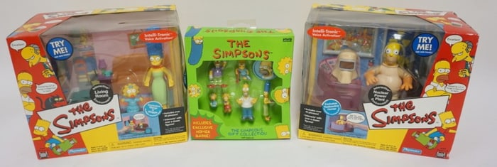THE SIMPSONS PLAYMATE FIGURES AND VIVID GIFT