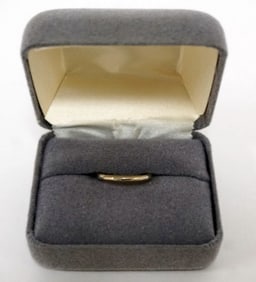 14k ART CAVED WEDDING BAND