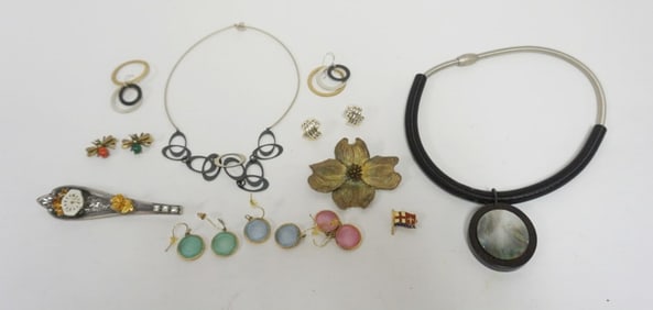ASSORTED DESIGNER JEWELRY