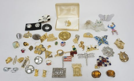 ASSORTED COSTUME JEWELRY