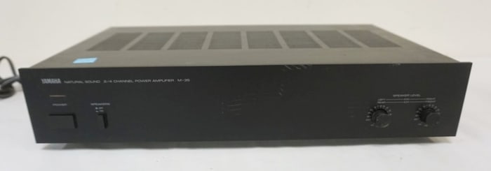 YAMAHA STEREO AMPLIFIER