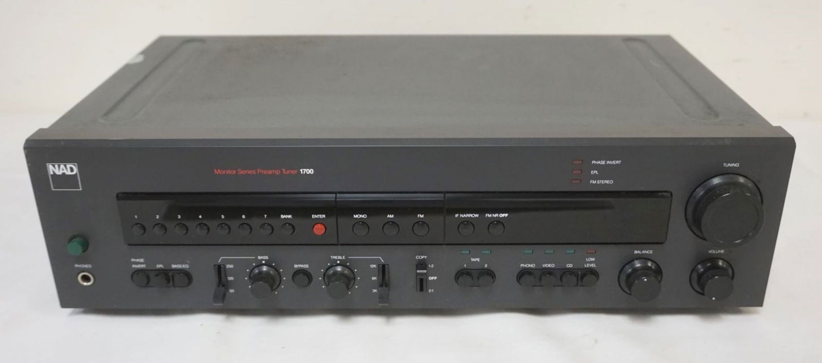 NAD MONITOR SERIES PREAMP TUNER 1700 (1 of 4)