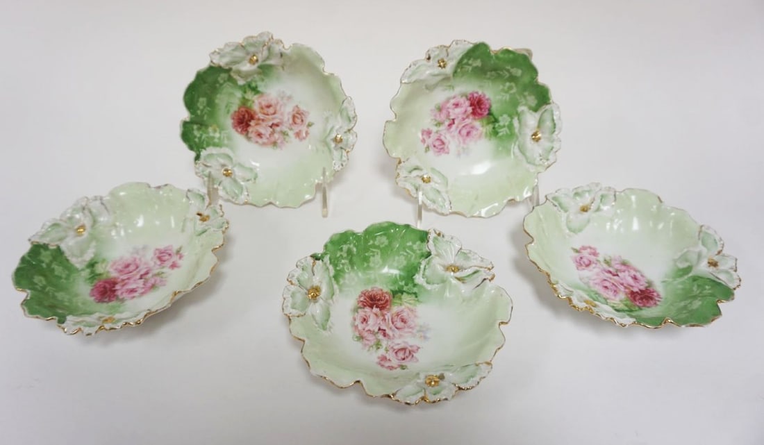 RS PRUSSIA BERRY BOWLS: RS PRUSSIA BERRY BOWLS, APPROXIMATELY 5-5 1/2 IN