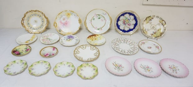 LARGE GROUP OF ASSORTED DECORATIVE CHINA
