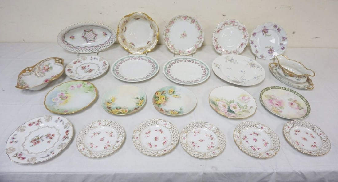 LARGE GROUP OF ASSORTED DECORATIVE CHINA: LARGE GROUP OF ASSORTED DECORATIVE CHINA