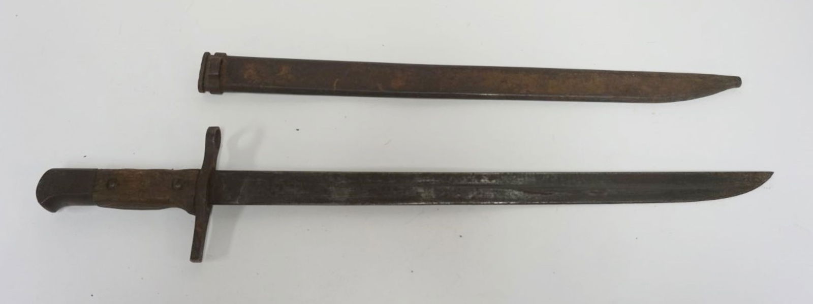 ANTIQUE BAYONET & SHEATH: ANTIQUE BAYONET & SHEATH, APPROXIMATELY 20 IN LONG