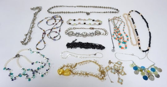 LADIES NECKLACES