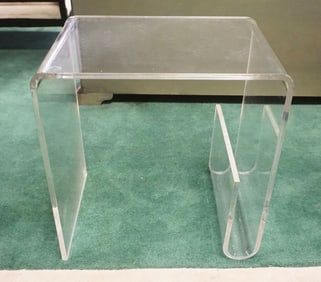 MODERN STYLE LUCITE STAND