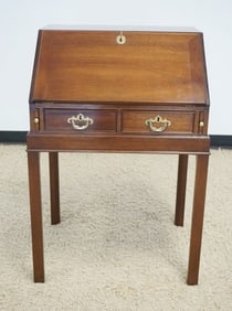 KITTINGER WILLIAMSBURG ADAPTATION WRITING DESK