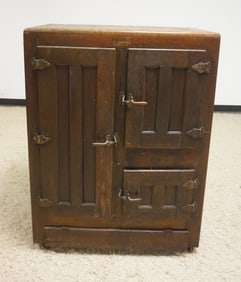 OAK ICE BOX