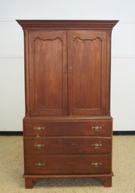 ANTIQUE LINEN PRESS