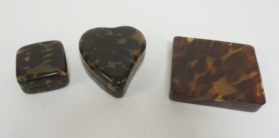 GROUP OF DRESSER TOP TRINKET BOXES