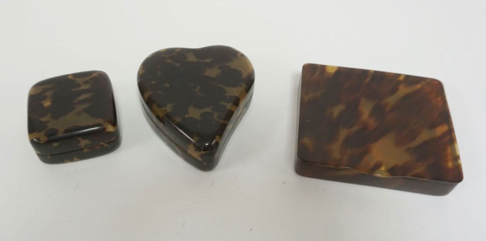 GROUP OF DRESSER TOP TRINKET BOXES (1 of 3)