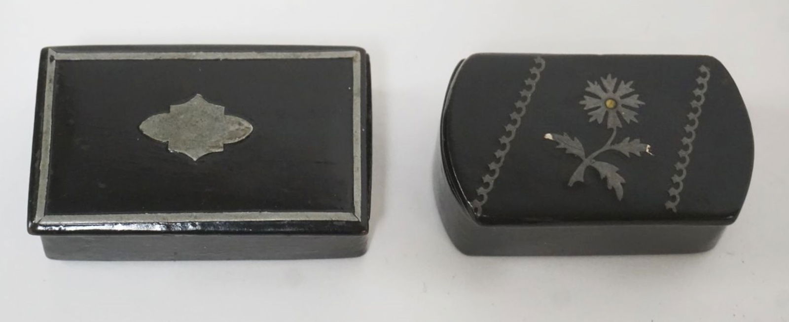 ANTIQUE BLACK LACQUERED SNUFF BOXES (1 of 4)